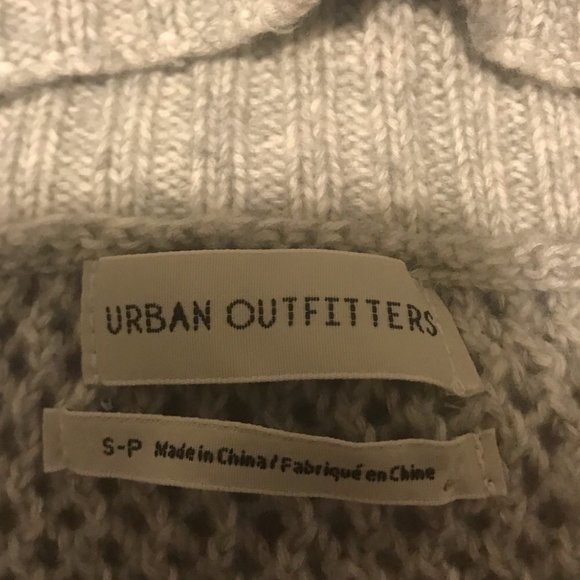 Urban Outfitters grey cable knit cut out sweater - Picture 4 of 4